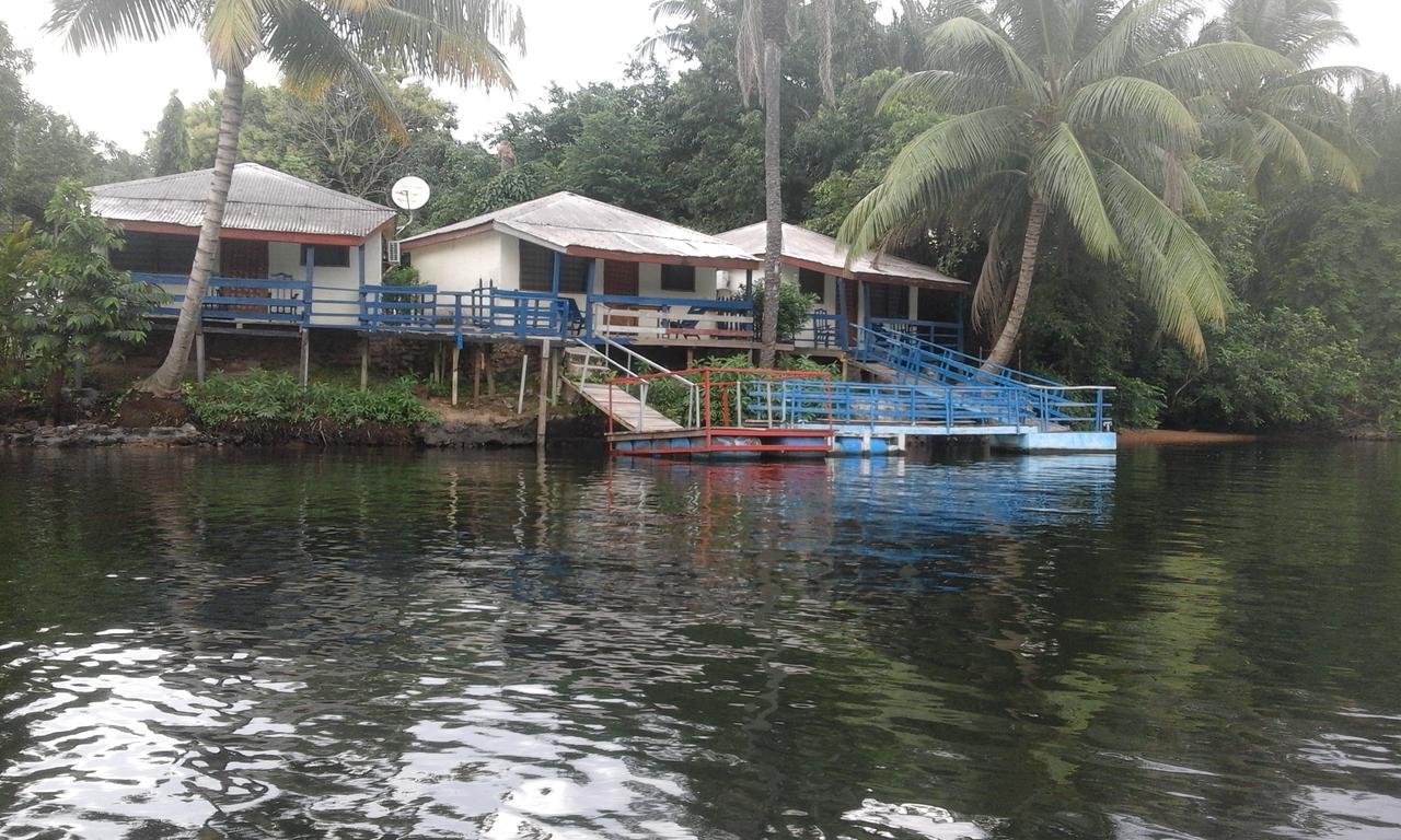 Готель Aylos Bay Akosombo Екстер'єр фото