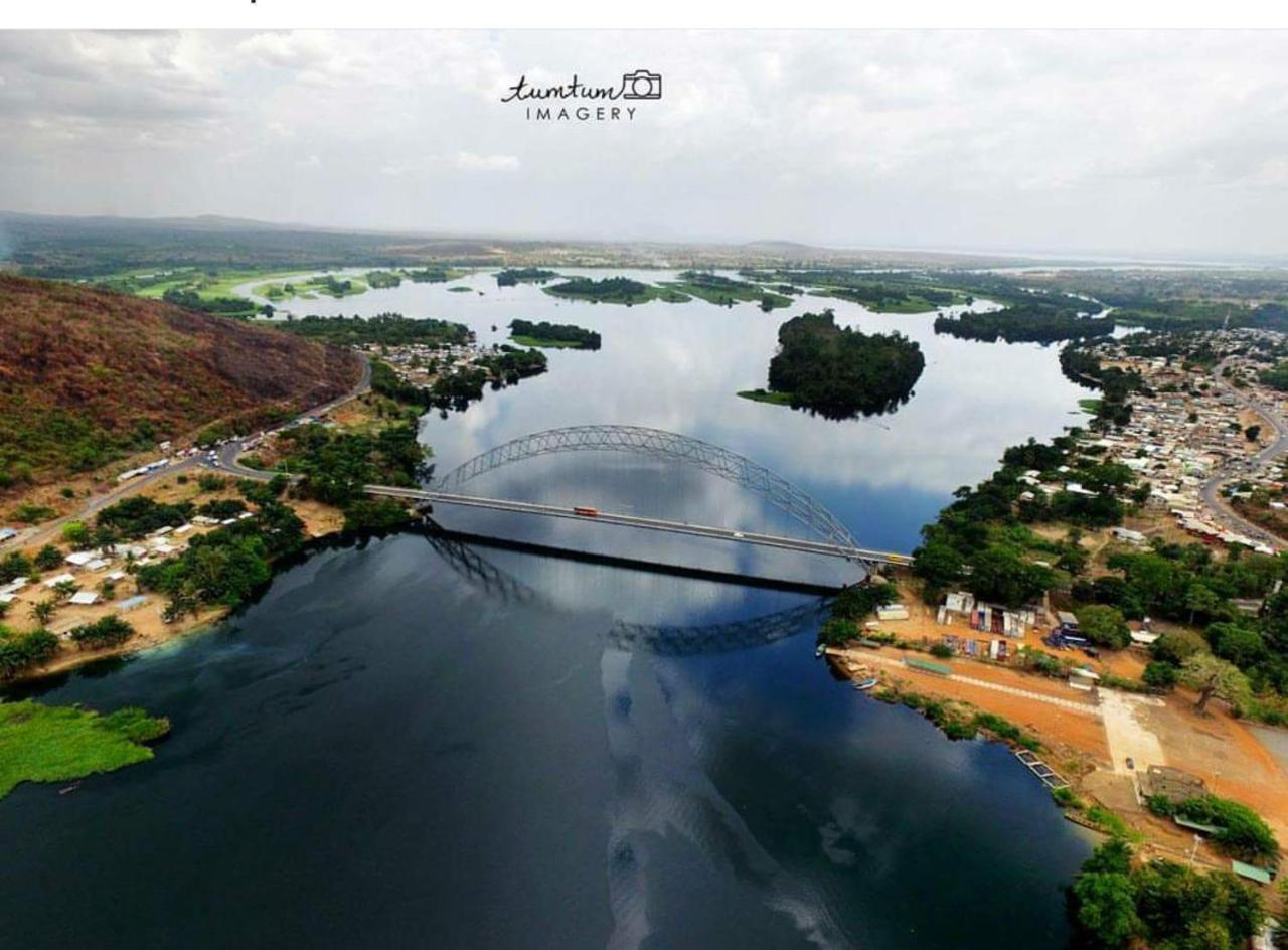 Готель Aylos Bay Akosombo Екстер'єр фото