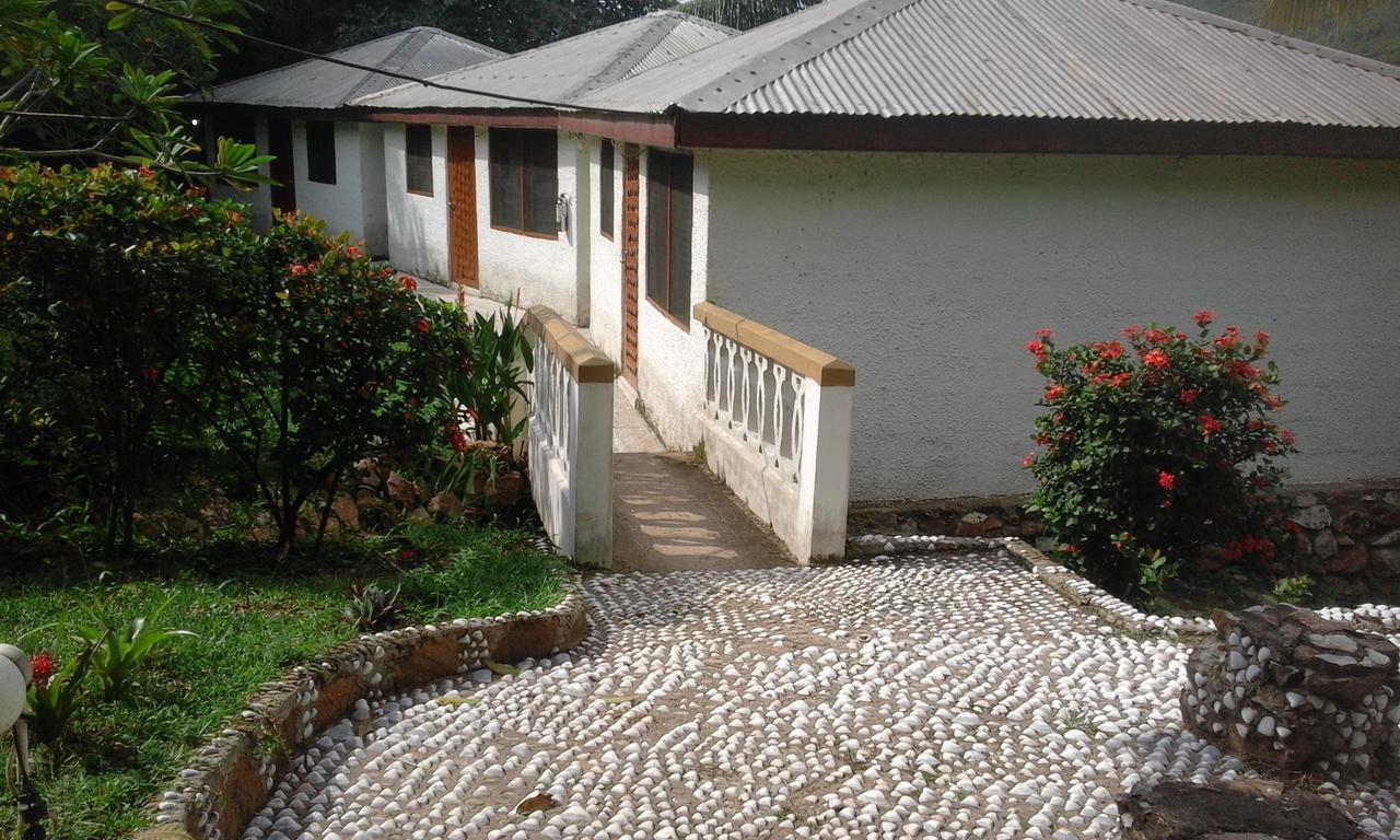 Готель Aylos Bay Akosombo Екстер'єр фото